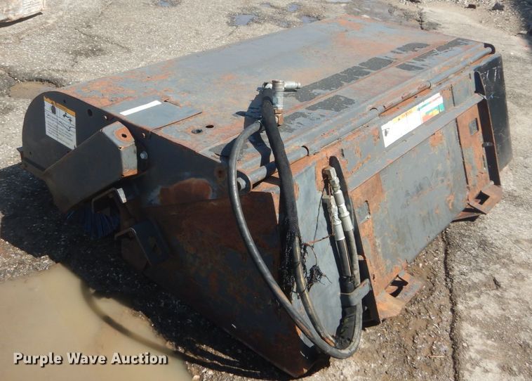 image for item IY9592 Bobcat 72"W skid steer sweeper