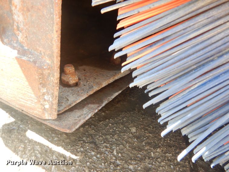 image for item IY9592 Bobcat 72"W skid steer sweeper