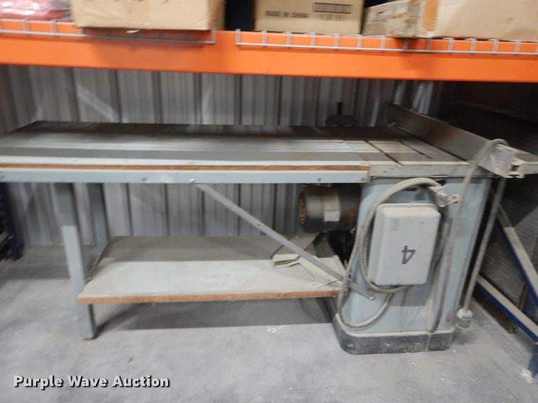 image for item IY9602 Delta table saw