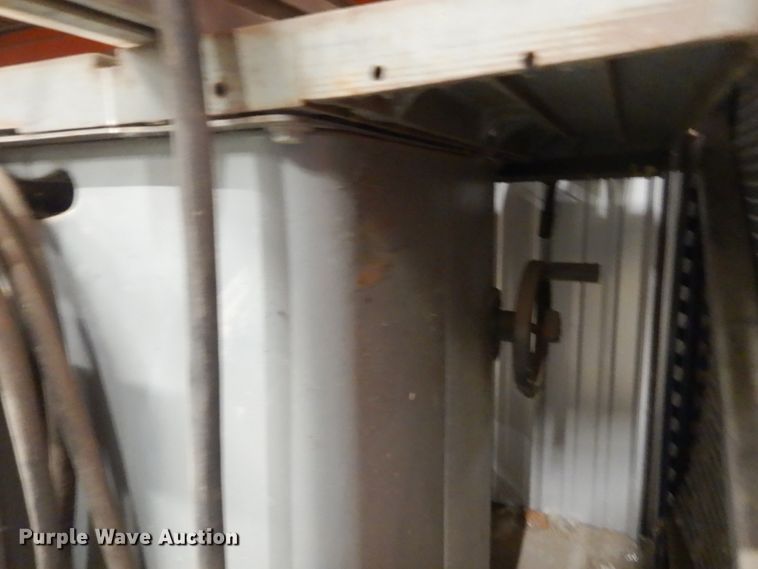 image for item IY9602 Delta table saw