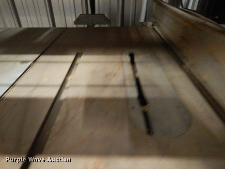 image for item IY9602 Delta table saw