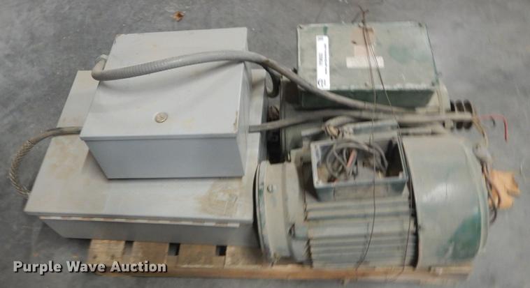 image for item IY9602 Delta table saw