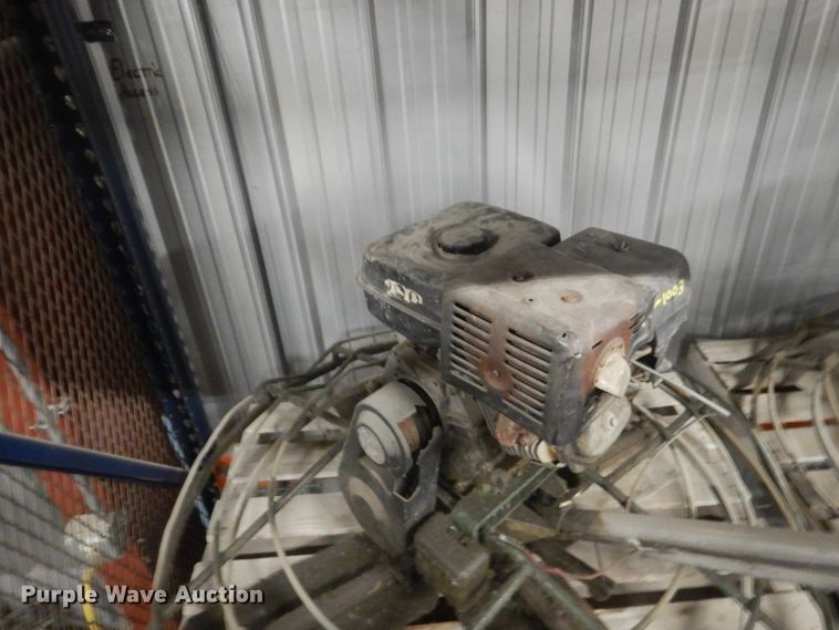 image for item IY9604 Power trowel