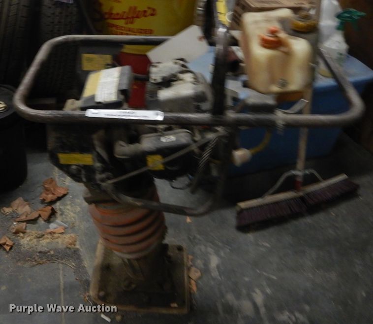 image for item IY9605 Mikasa MT-75HS plate compactor