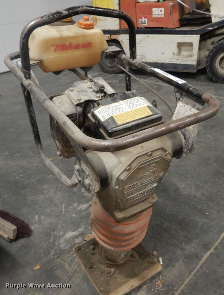 image for item IY9605 Mikasa MT-75HS plate compactor