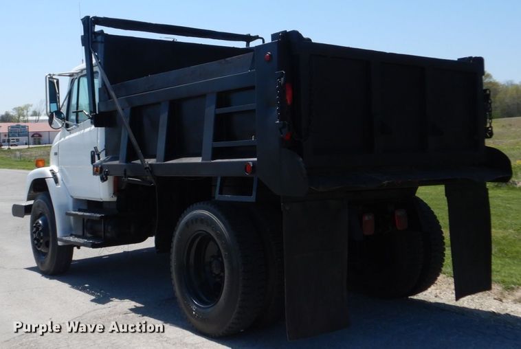 image for item IY9630 1999 Freightliner FL70  dump truck