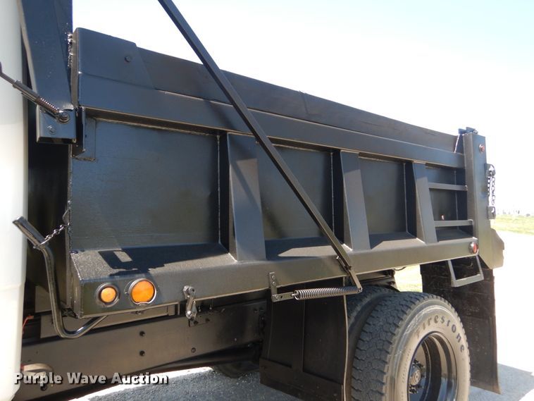 image for item IY9630 1999 Freightliner FL70  dump truck