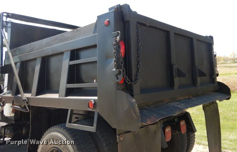 image for item IY9630 1999 Freightliner FL70  dump truck