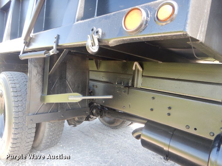 image for item IY9630 1999 Freightliner FL70  dump truck