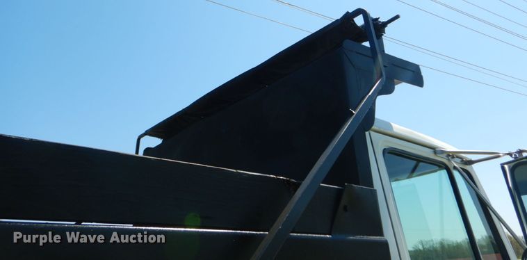 image for item IY9630 1999 Freightliner FL70  dump truck