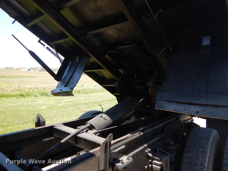 image for item IY9630 1999 Freightliner FL70  dump truck