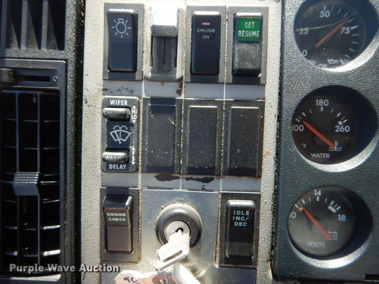 image for item IY9630 1999 Freightliner FL70  dump truck