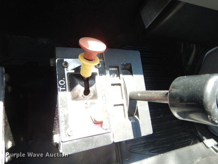 image for item IY9630 1999 Freightliner FL70  dump truck