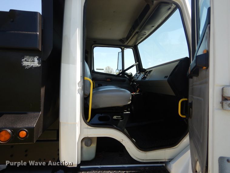 image for item IY9630 1999 Freightliner FL70  dump truck