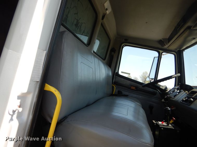 image for item IY9630 1999 Freightliner FL70  dump truck