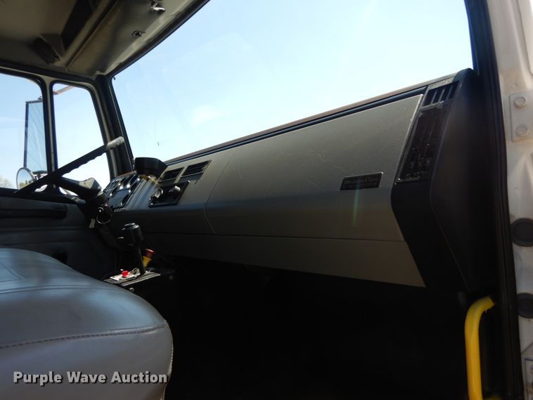 image for item IY9630 1999 Freightliner FL70  dump truck