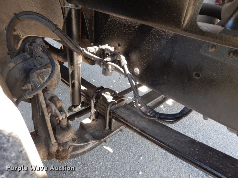 image for item IY9630 1999 Freightliner FL70  dump truck