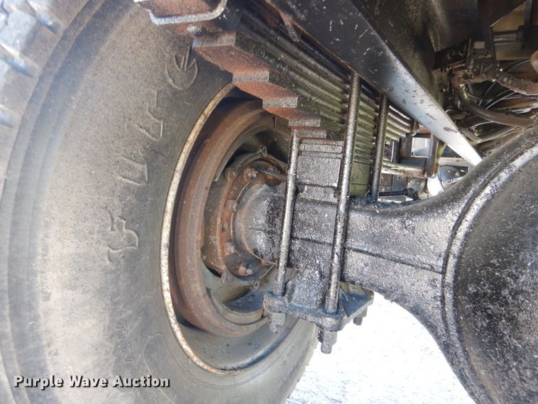 image for item IY9630 1999 Freightliner FL70  dump truck