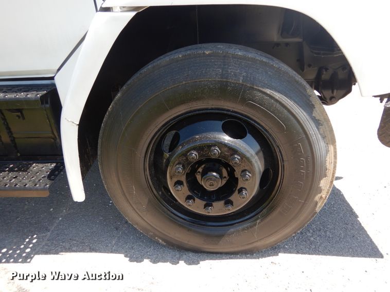 image for item IY9630 1999 Freightliner FL70  dump truck