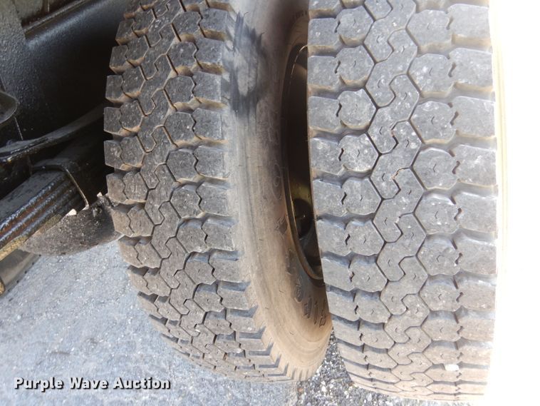 image for item IY9630 1999 Freightliner FL70  dump truck