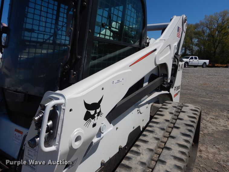image for item IY9636 2011 Bobcat T870  tracked skid steer loader