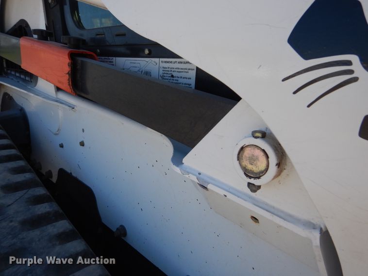 image for item IY9636 2011 Bobcat T870  tracked skid steer loader