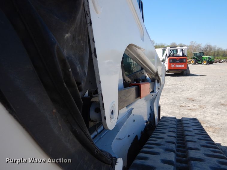 image for item IY9636 2011 Bobcat T870  tracked skid steer loader