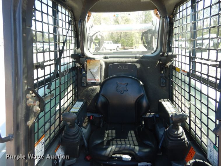 image for item IY9636 2011 Bobcat T870  tracked skid steer loader