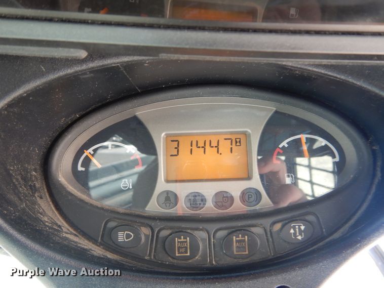 image for item IY9636 2011 Bobcat T870  tracked skid steer loader