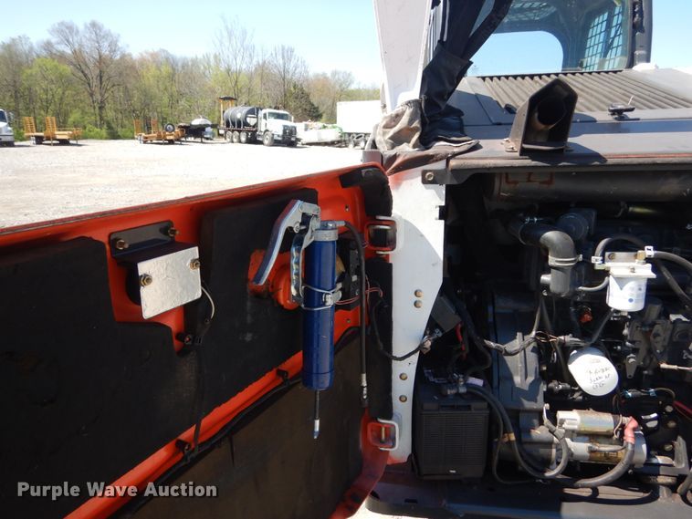 image for item IY9636 2011 Bobcat T870  tracked skid steer loader