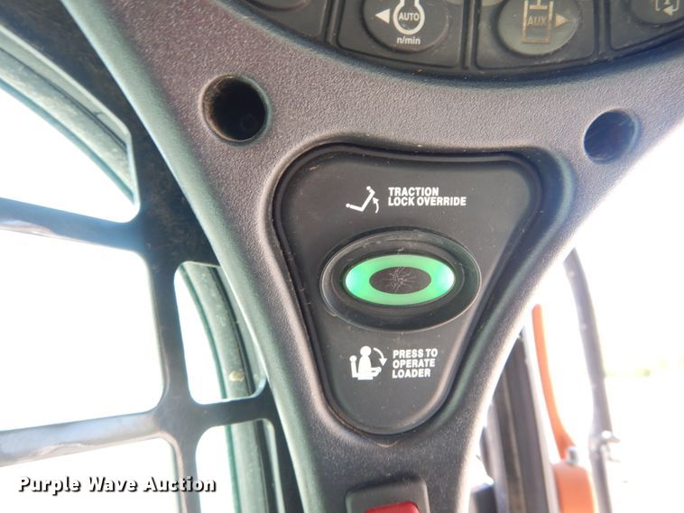 image for item IY9637 2018 Bobcat T770  tracked skid steer loader