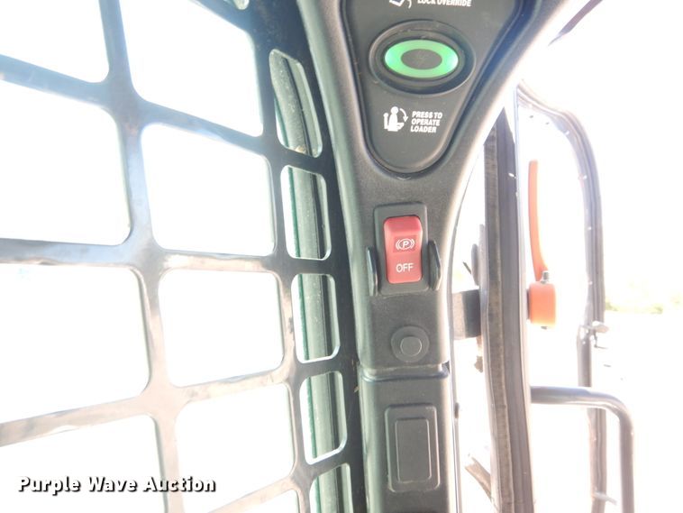 image for item IY9637 2018 Bobcat T770  tracked skid steer loader