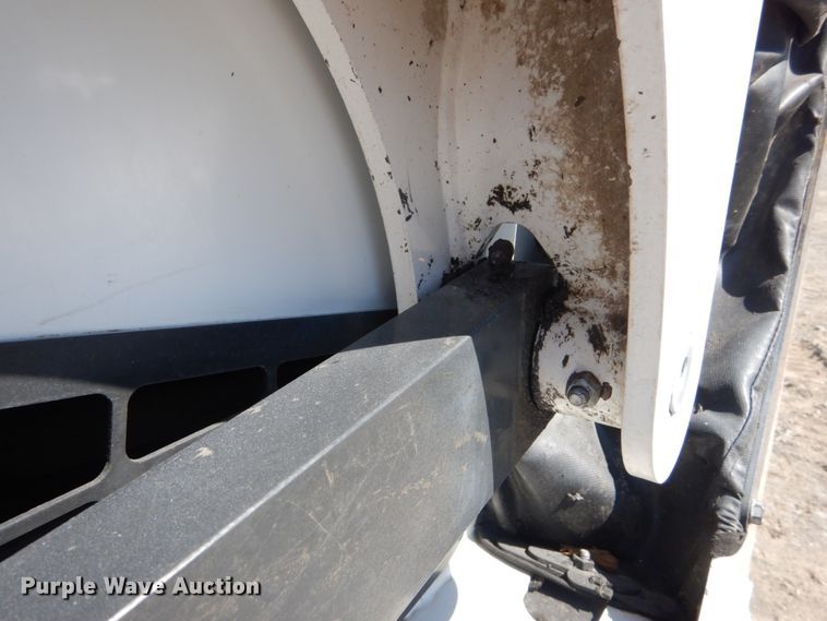 image for item IY9638 2018 Bobcat T870  tracked skid steer loader