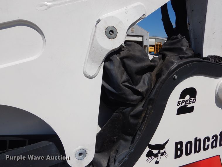 image for item IY9638 2018 Bobcat T870  tracked skid steer loader