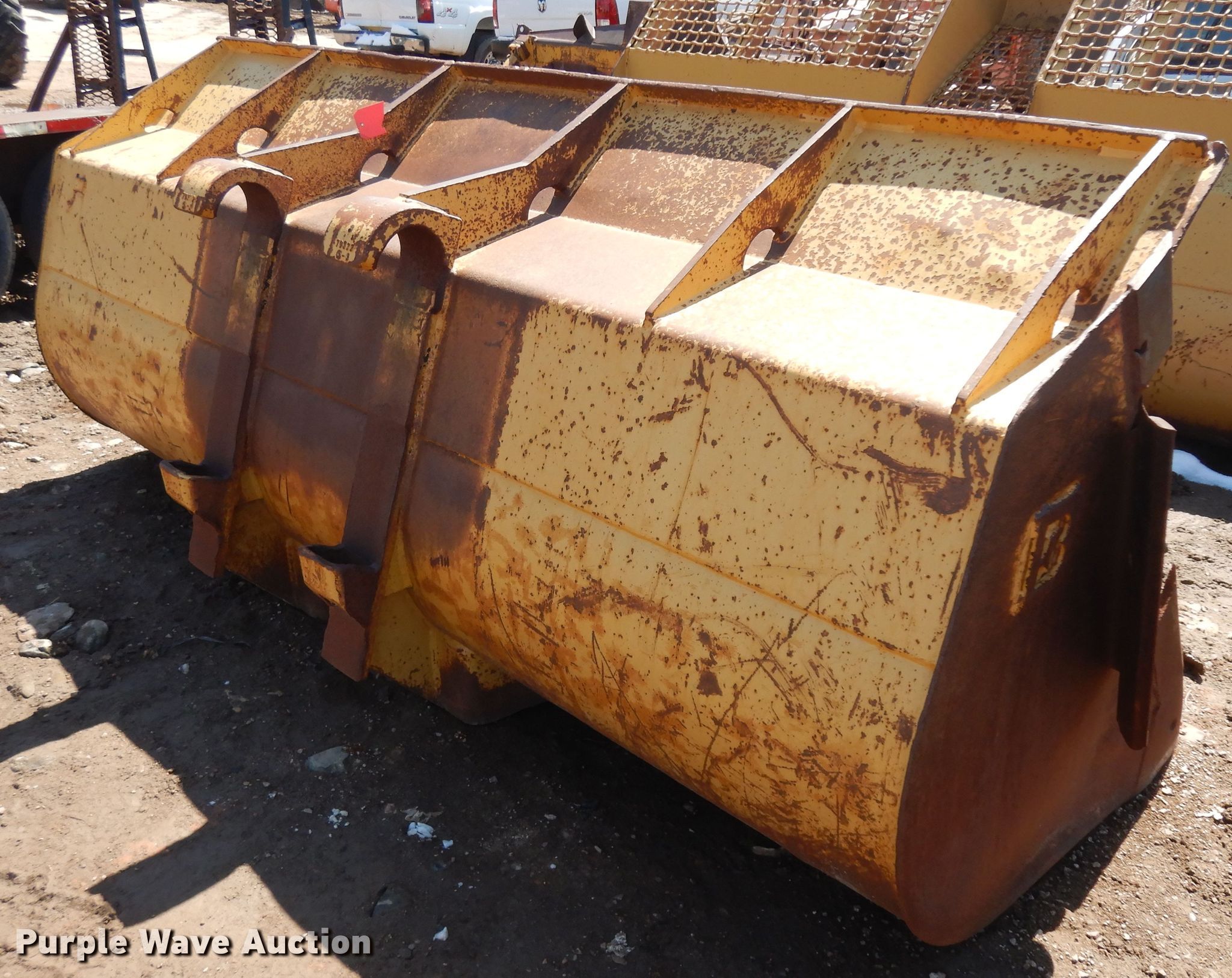 Balderson loader bucket in Rapid City, SD Item IP9183 sold Purple Wave