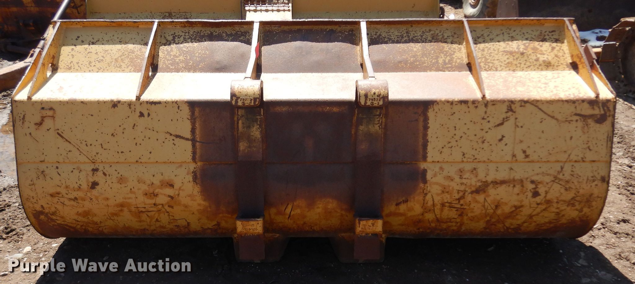 Balderson loader bucket in Rapid City, SD Item IP9183 sold Purple Wave