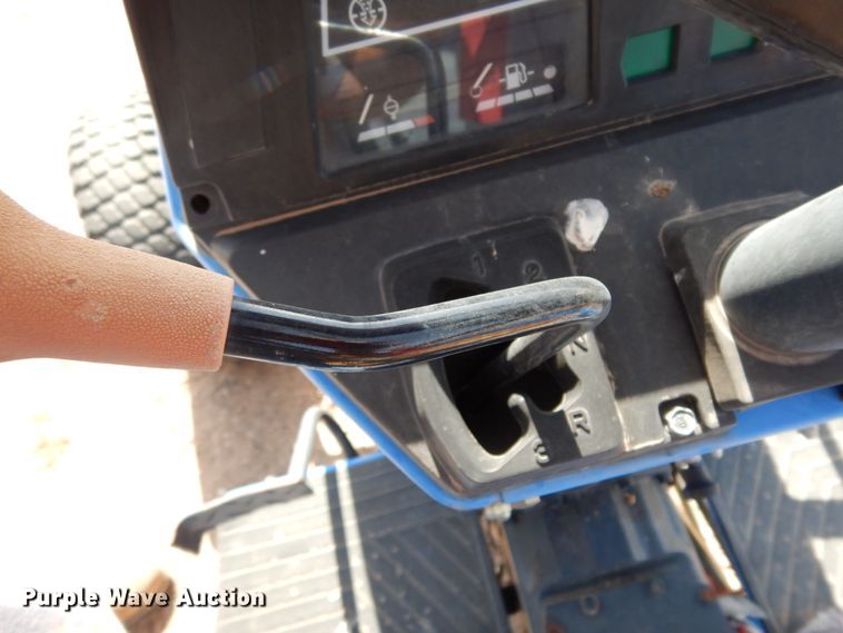 image for item DC2132 New Holland T1520  tractor