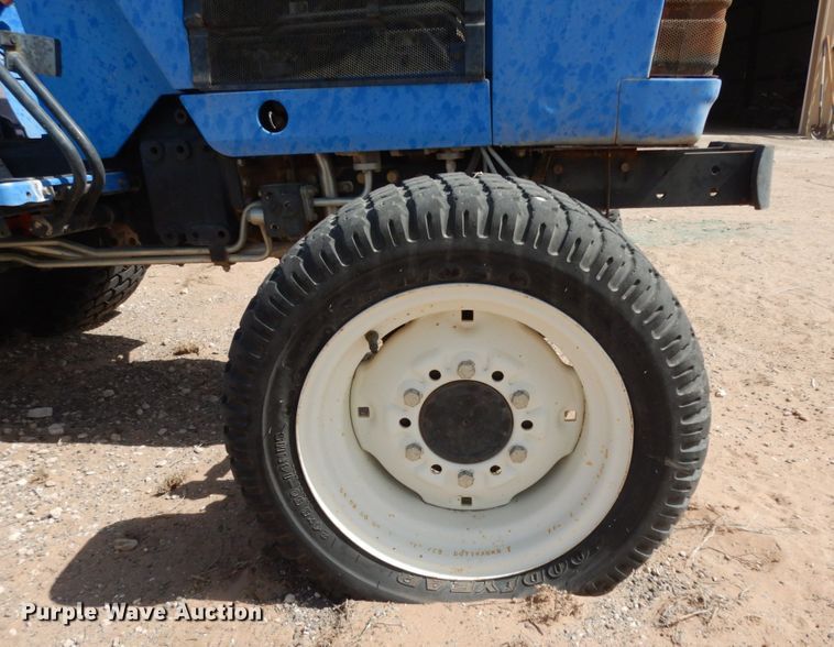 image for item DC2132 New Holland T1520  tractor