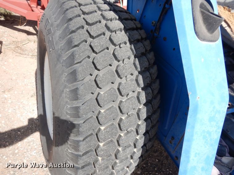 image for item DC2132 New Holland T1520  tractor