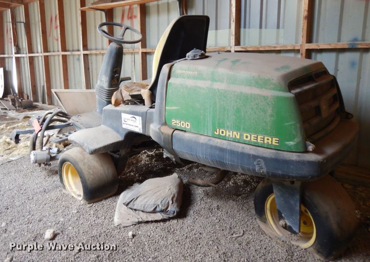 image for item DC2133 John Deere 2500  reel mower