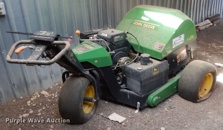 image for item DC2134 John Deere Aercore 800  aerator