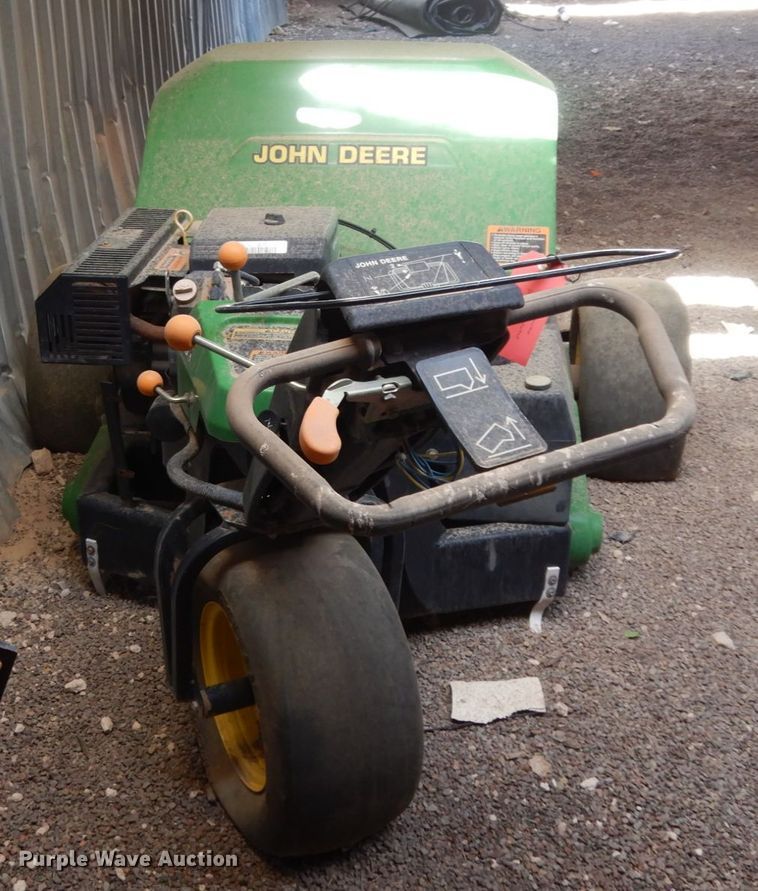 image for item DC2134 John Deere Aercore 800  aerator