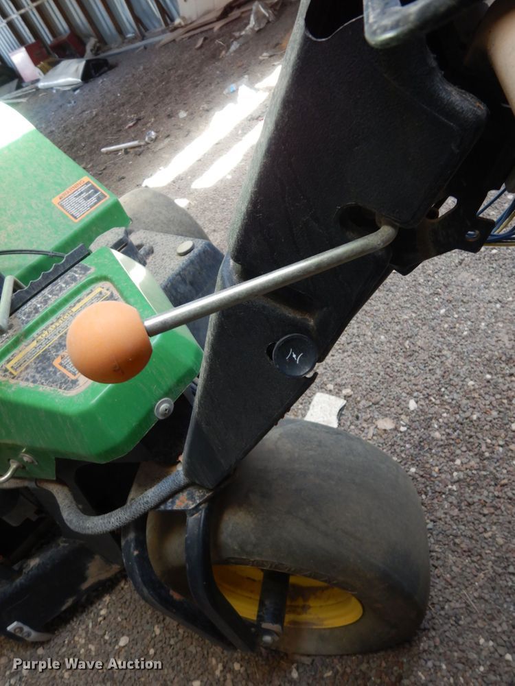 image for item DC2134 John Deere Aercore 800  aerator