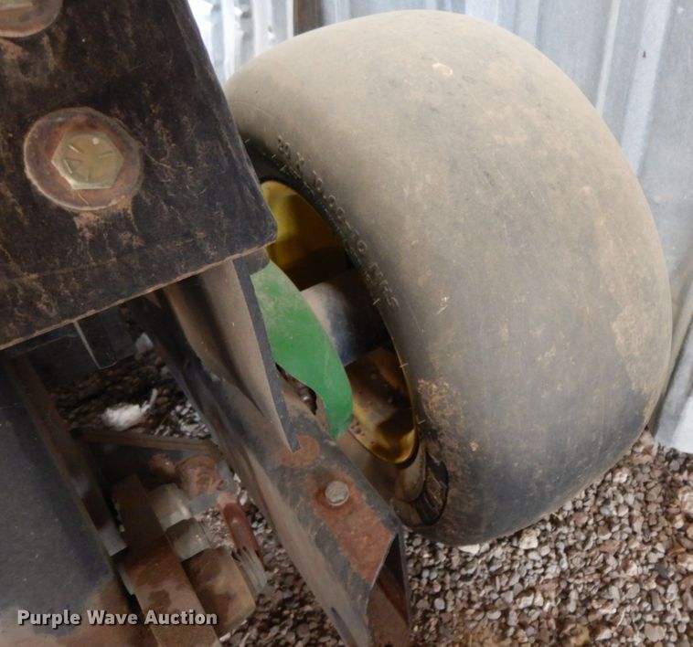 image for item DC2134 John Deere Aercore 800  aerator