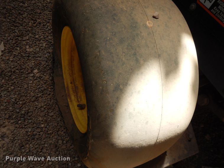 image for item DC2134 John Deere Aercore 800  aerator