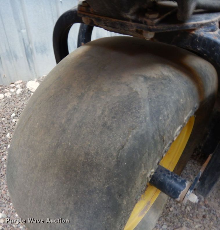 image for item DC2134 John Deere Aercore 800  aerator