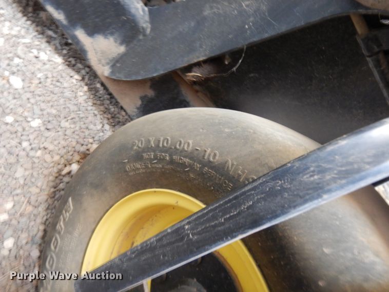 image for item DC2134 John Deere Aercore 800  aerator