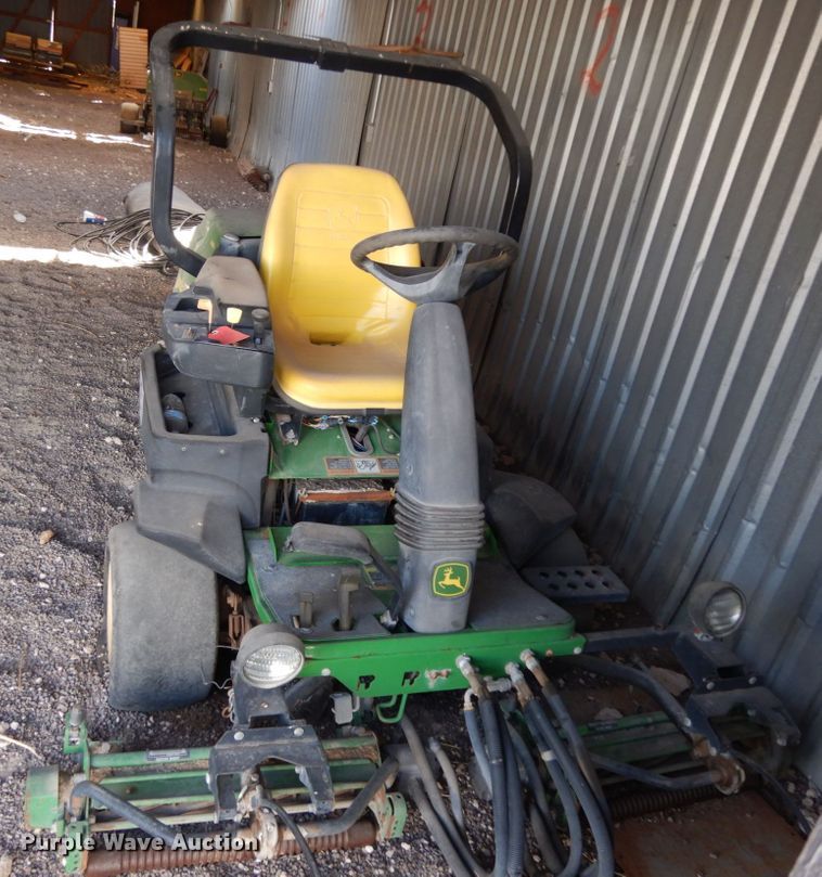 image for item DC2135 John Deere 2500A  reel mower