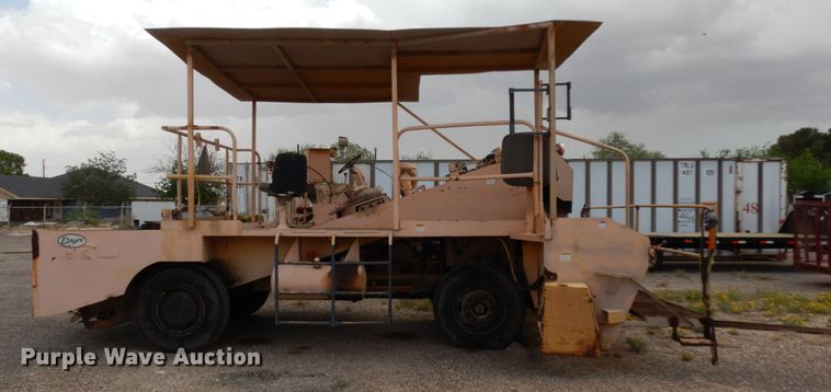 image for item DC2141 Entyre  chip spreader