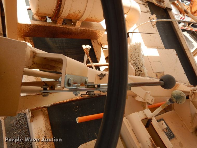 image for item DC2141 Entyre  chip spreader